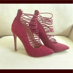 LIKE NEW STRAPPY MAROON HEELS